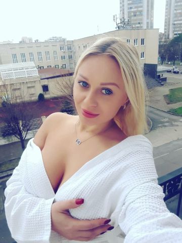 Юна